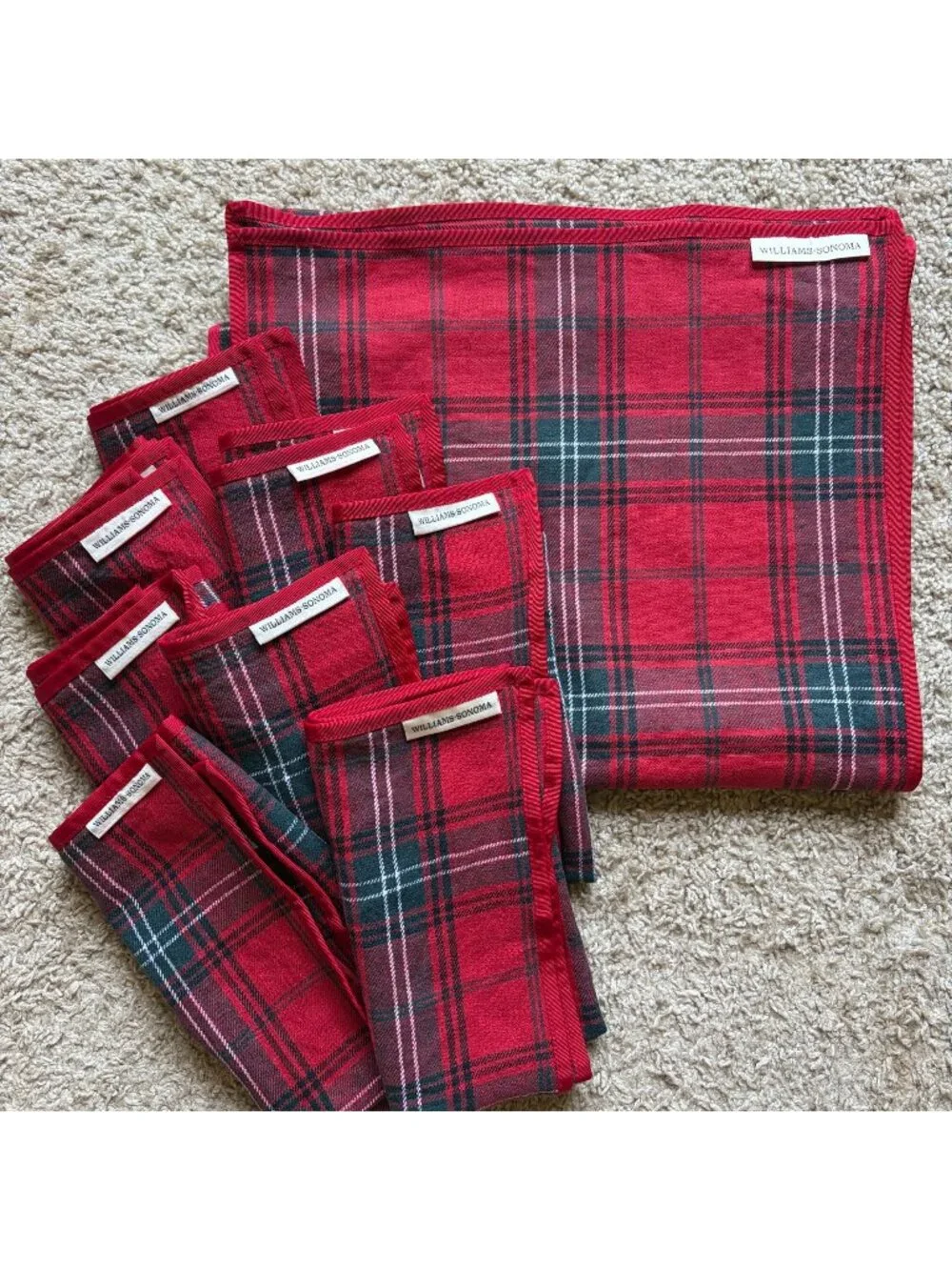 Williams Sonoma Set of 8 Tartan Plaid Red Cloth Napkins and Table Runner 16 x 90